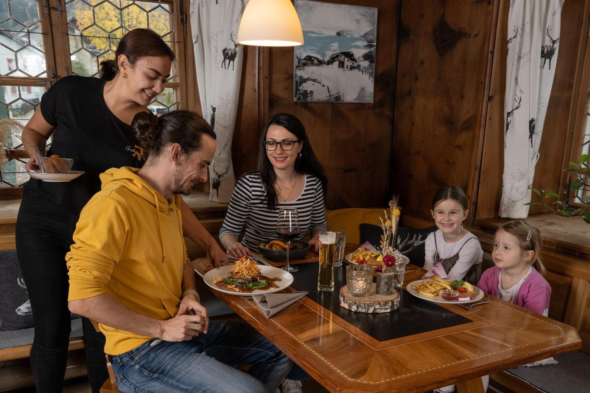 Gasthaus Roessle Hotell Nenzing Exteriör bild